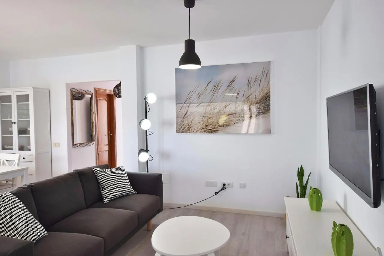 Villa Blue With Private Pool, Bbq, Wifi - Suitable For Families By Holidays Home Corralejo 0*,  España