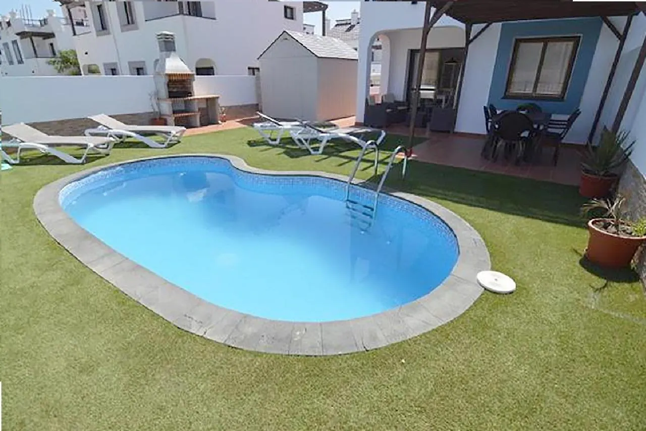 Villa Blue With Private Pool, Bbq, Wifi - Suitable For Families By Holidays Home Corralejo