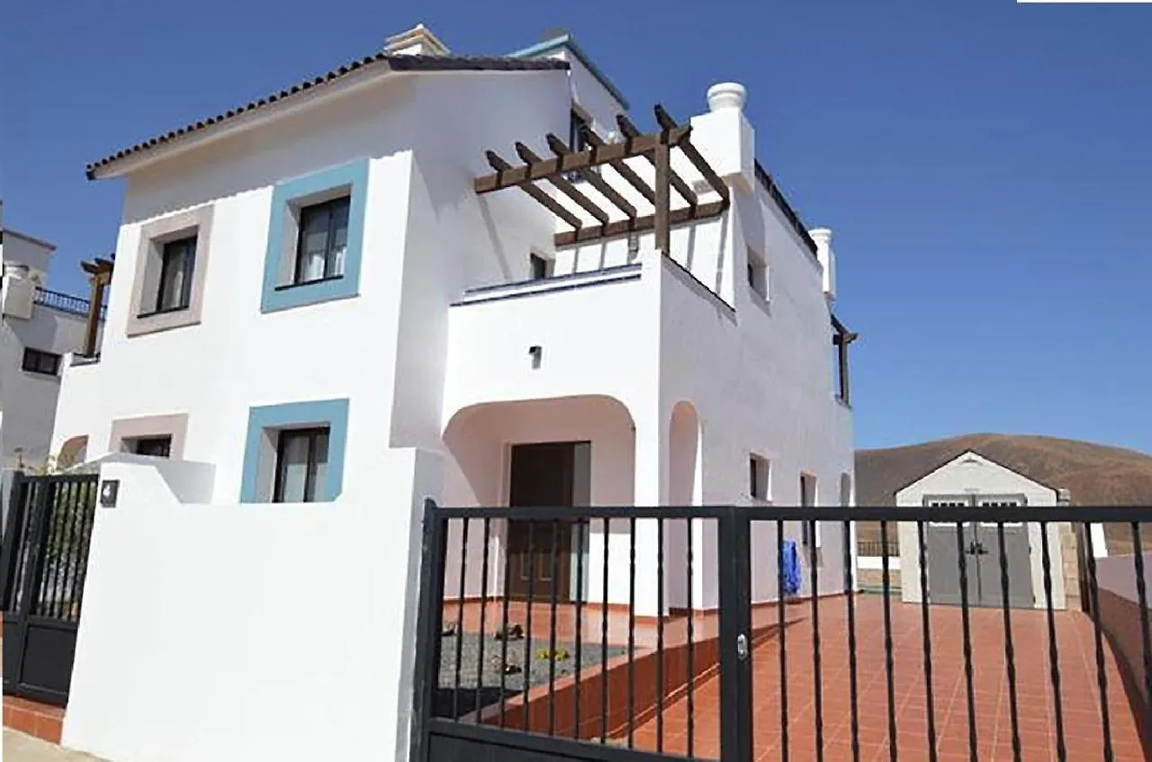 Villa Blue With Private Pool, Bbq, Wifi - Suitable For Families By Holidays Home Corralejo