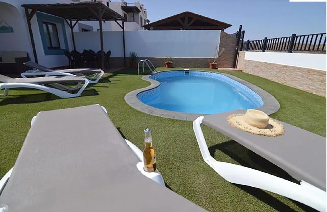 Villa Blue With Private Pool, Bbq, Wifi - Suitable For Families By Holidays Home Corralejo